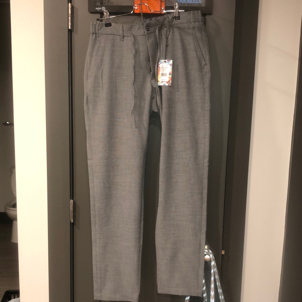 Robert graham. 32x32.  versatile. Dress up or down